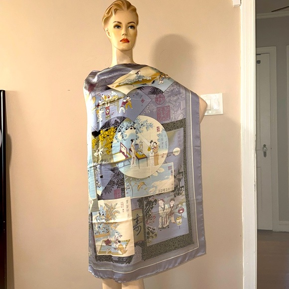 Large Japanese Pictorial Silk Scarf - Picture 17 of 17